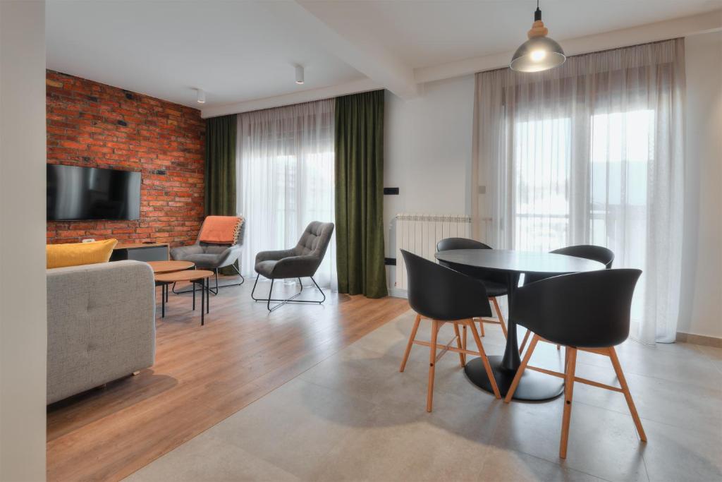 Apartments Proforma - 1