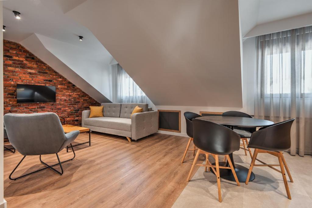 Apartments Proforma - 5