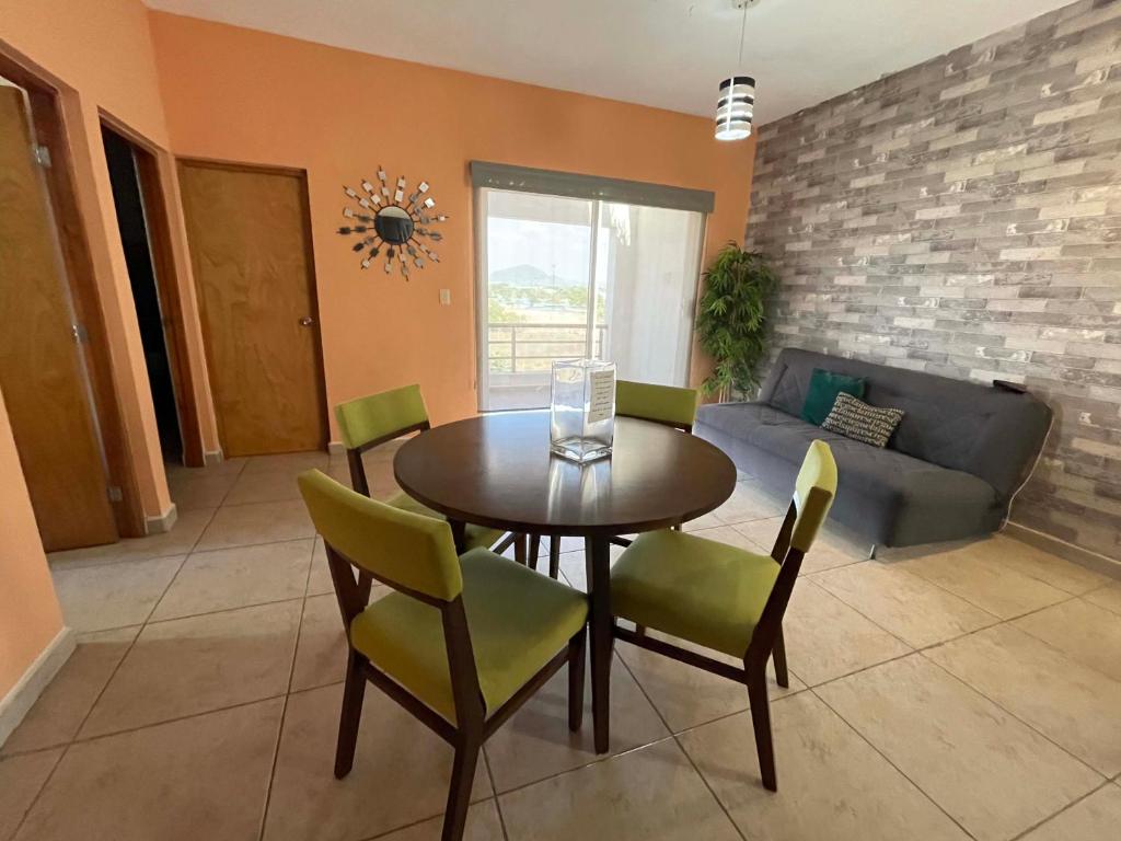 CONDOMINIO COMPLETO EN MAZATLÁN - 1