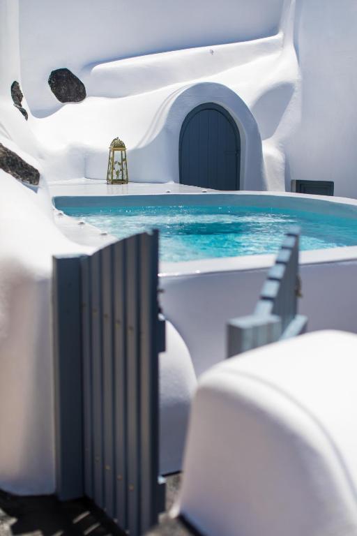 Gemini Cave Villa photo