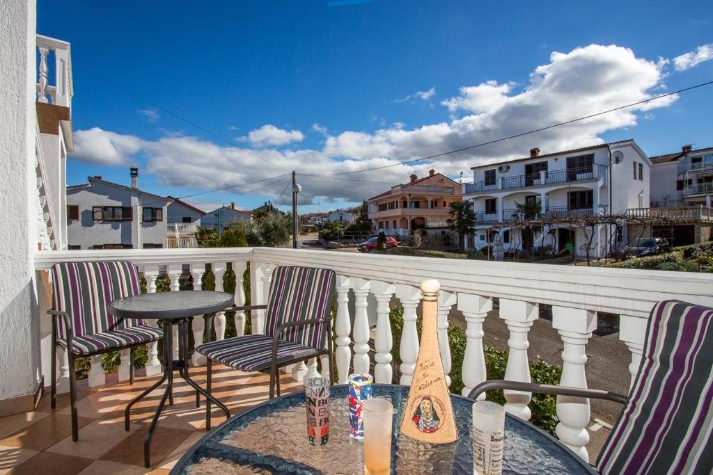 Apartment in Njivice with sea view, balcony, air conditioning, WiFi 4687-1, Njivice