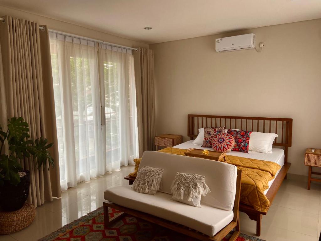 Luxury and Spacious Villa in Sentul photo