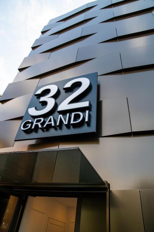 Grandi 32 — Hotel in Segrate