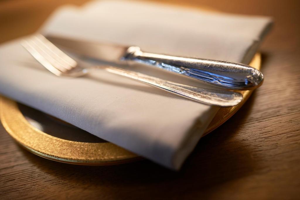 Hotel Dining