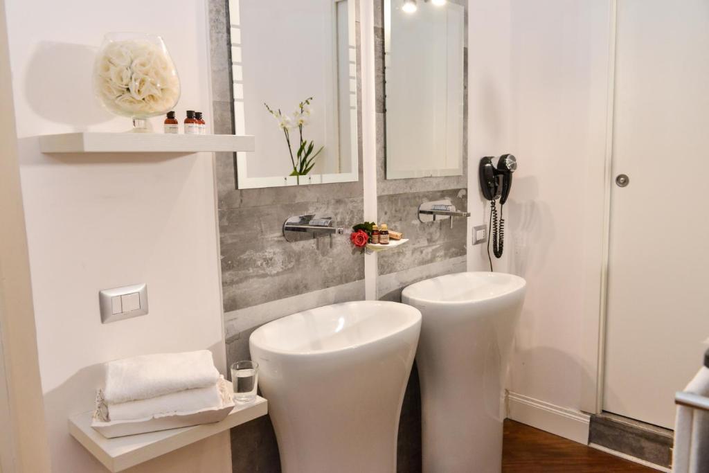 NAVONA VITA SUITES photo