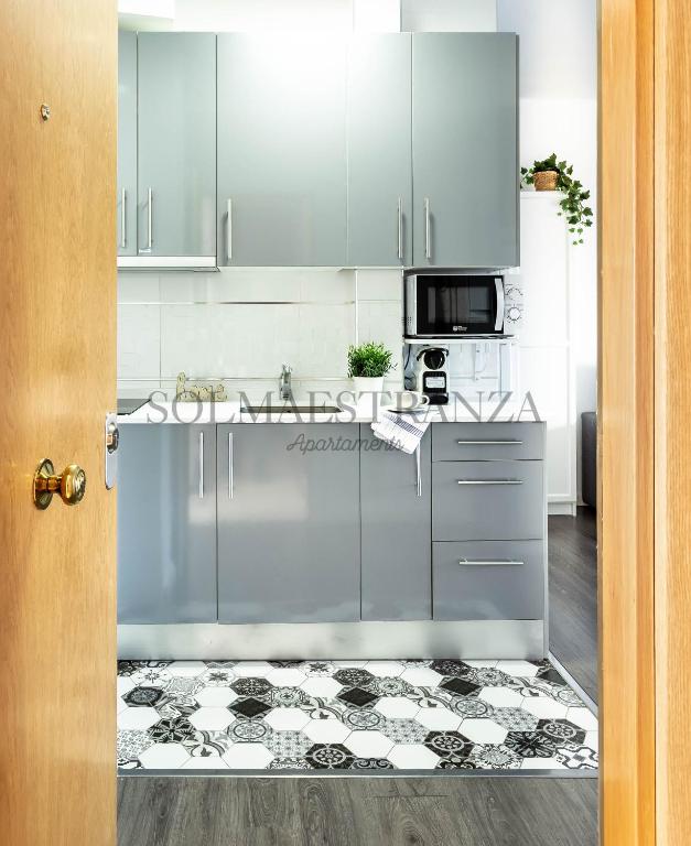 Atarazanas Apartment by Sol Maestranza - 2