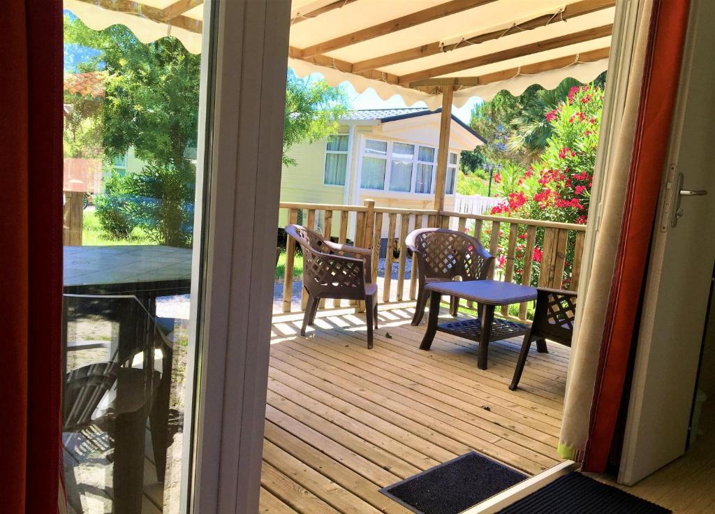 Charming Mobile Home in Argels-sur-Mer with Stunning Beach Views - 2