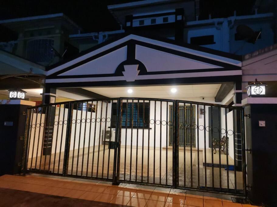 Teo resident — Hotel in Kuching