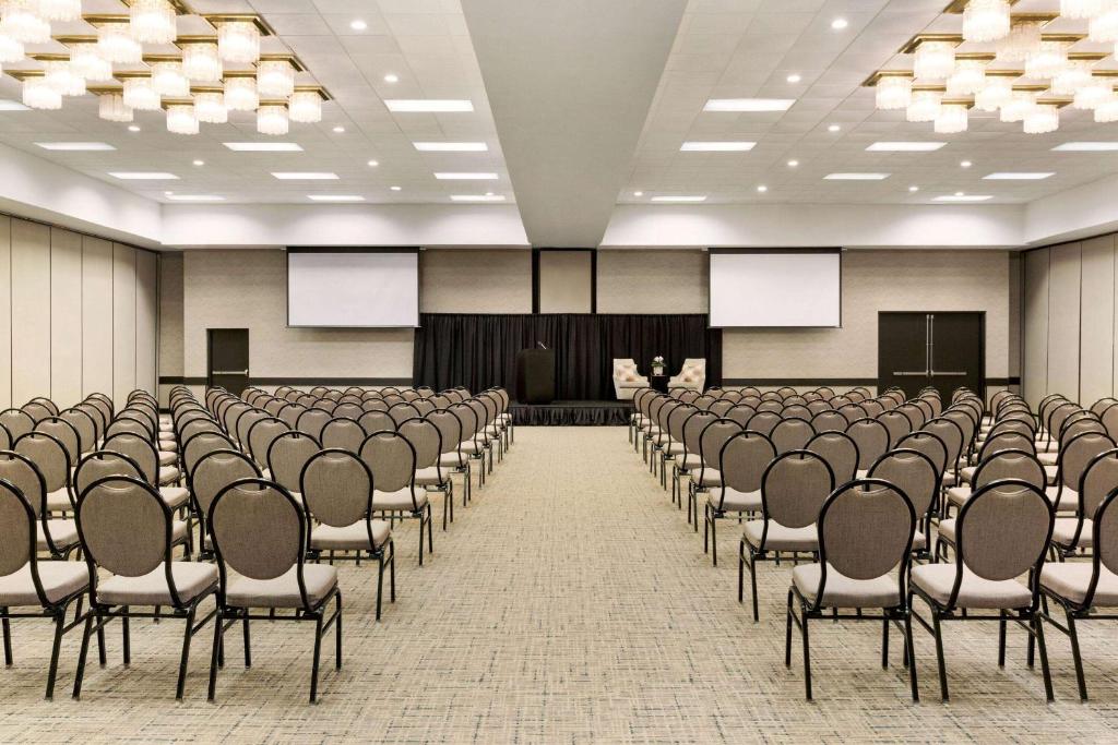 Tárgyalóterem/bálterem