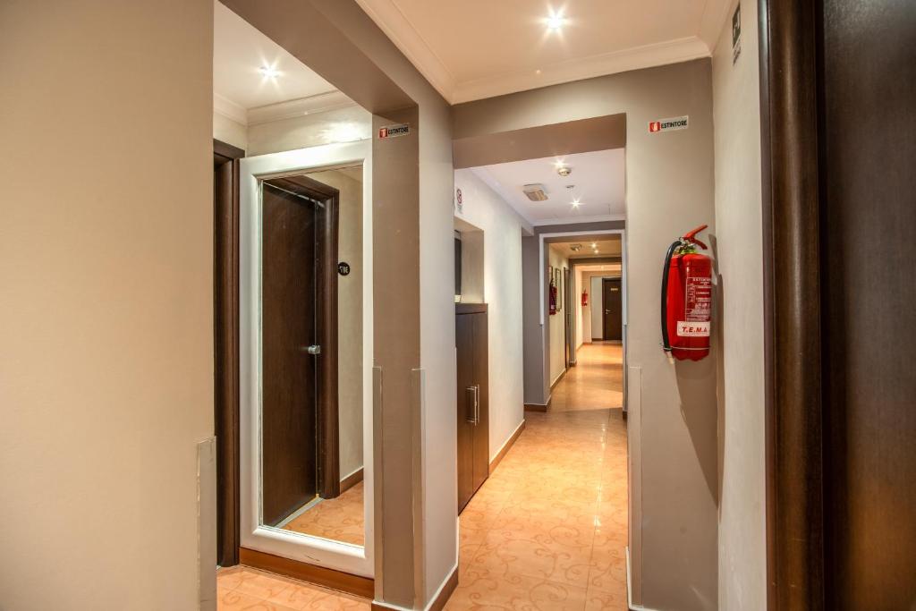 Hotel Everest Inn Rome photo