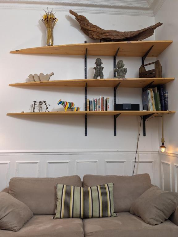 Private acces to the all flat. Charming Parisian. - 2