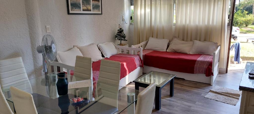 Apartamento con entrada independiente y jardín - 3