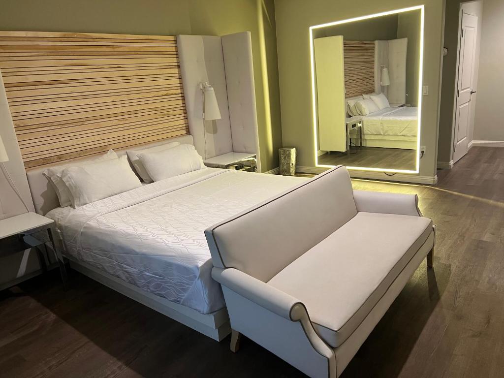 ASPIRE INN & SUITES Orange photo