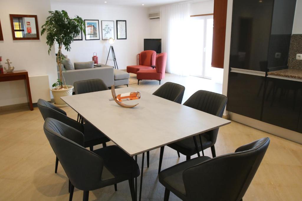 Shared lounge/TV area