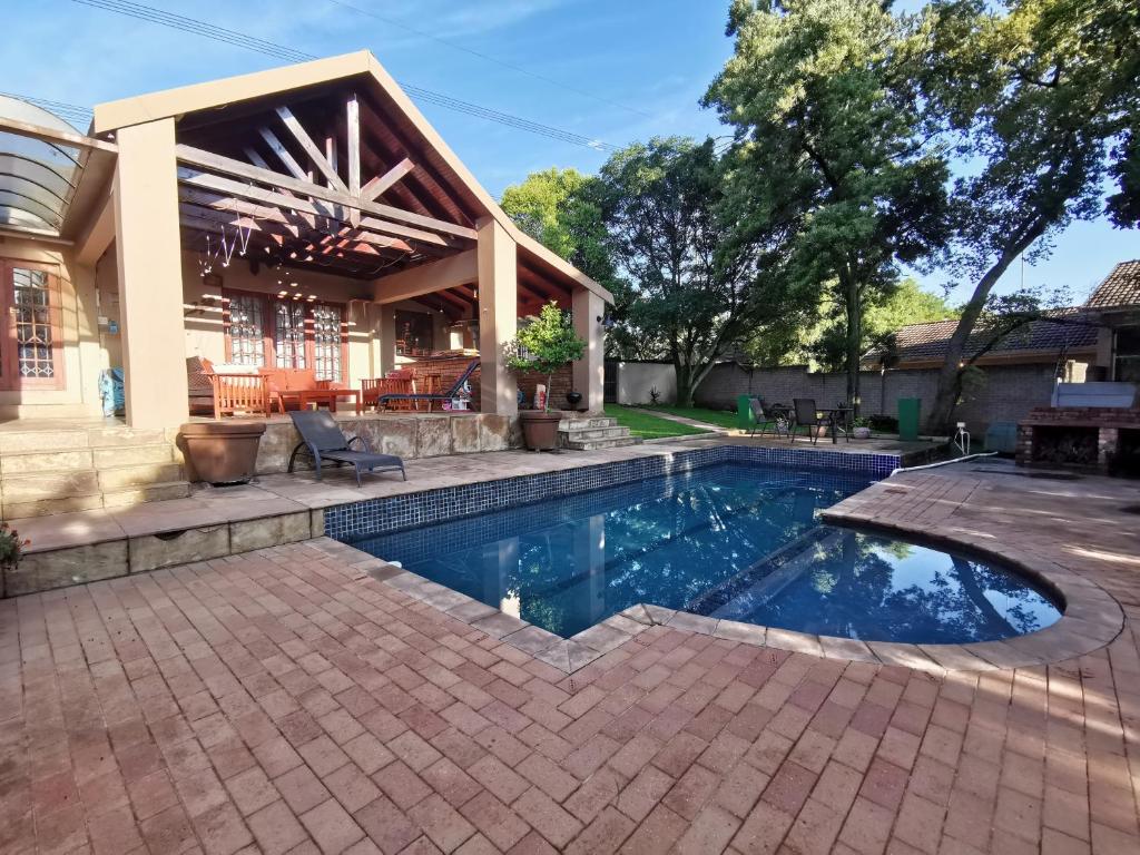 Paulshof Sandton Apartments - Hluhluwe Road Complex — Hotel in Johannesburg