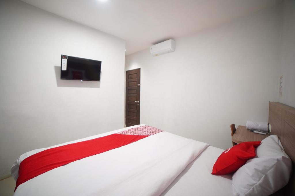 OYO 90830 Multatuli Guest House photo