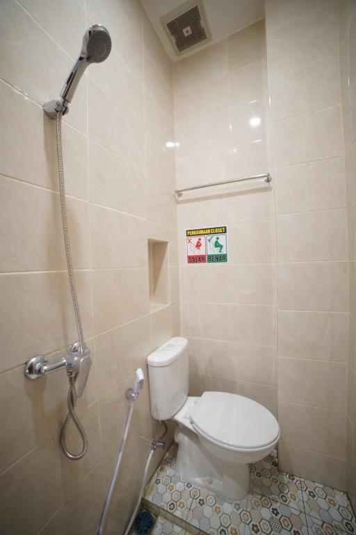 OYO 90830 Multatuli Guest House photo