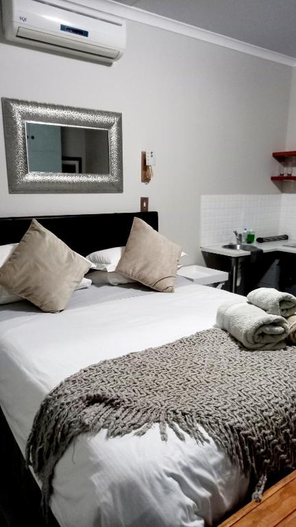 De Dane Guestroom — Hotel in Bloemfontein