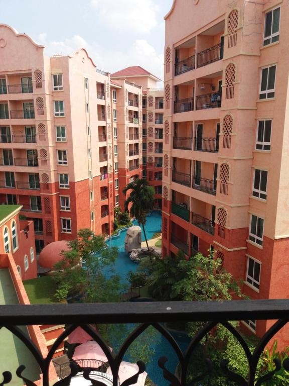 Seven Seas condo photo