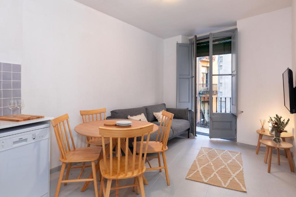 Flateli Cort Reial 10 - 2