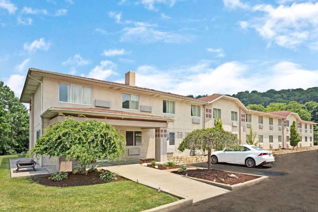 Super 8 by Wyndham Canonsburg/Pittsburgh Area, Canonsburg