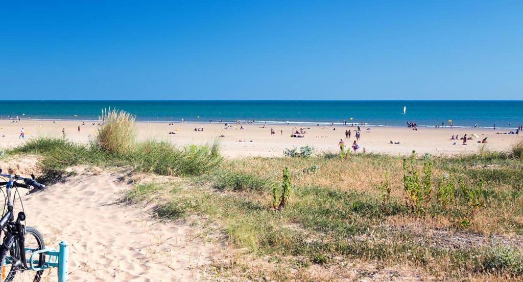 3 Bed - Sleeps 6 - Air-Con - Free Parking - 5