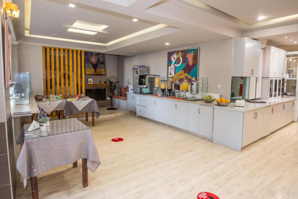 Hotel Pegasos — Restaurant & bars in Nikiana, Ionian Islands