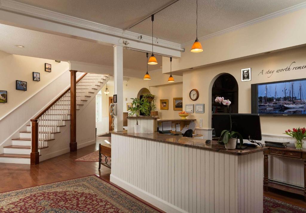 Lord Camden Inn photo