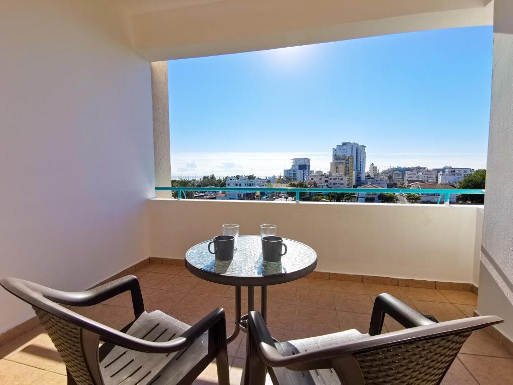 Off Course Seaview Apartment, Larnaka