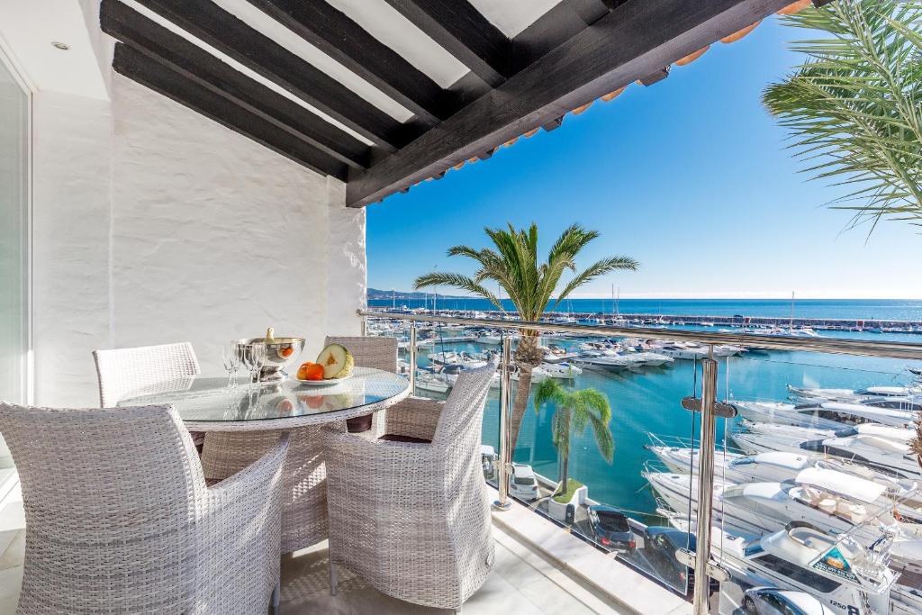 Front Line Penthouse Puerto Banus With Sea Views - 1