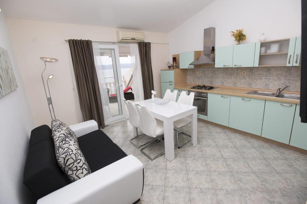 Apartment in Pisak with sea view, terrace, air conditioning WiFi 3340-6, Pisak