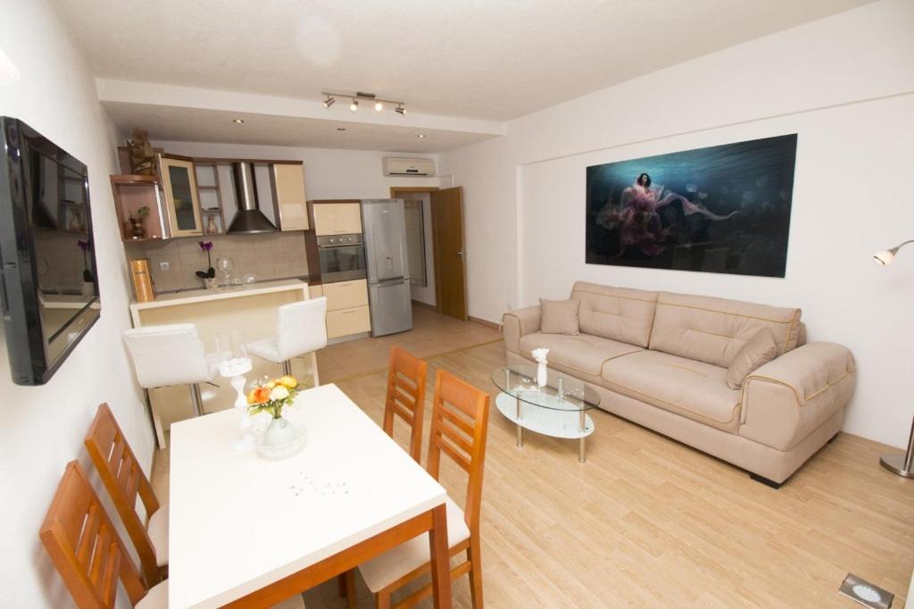 Apartment in Pisak with sea view, balcony, air conditioning WiFi 3340-8, Pisak