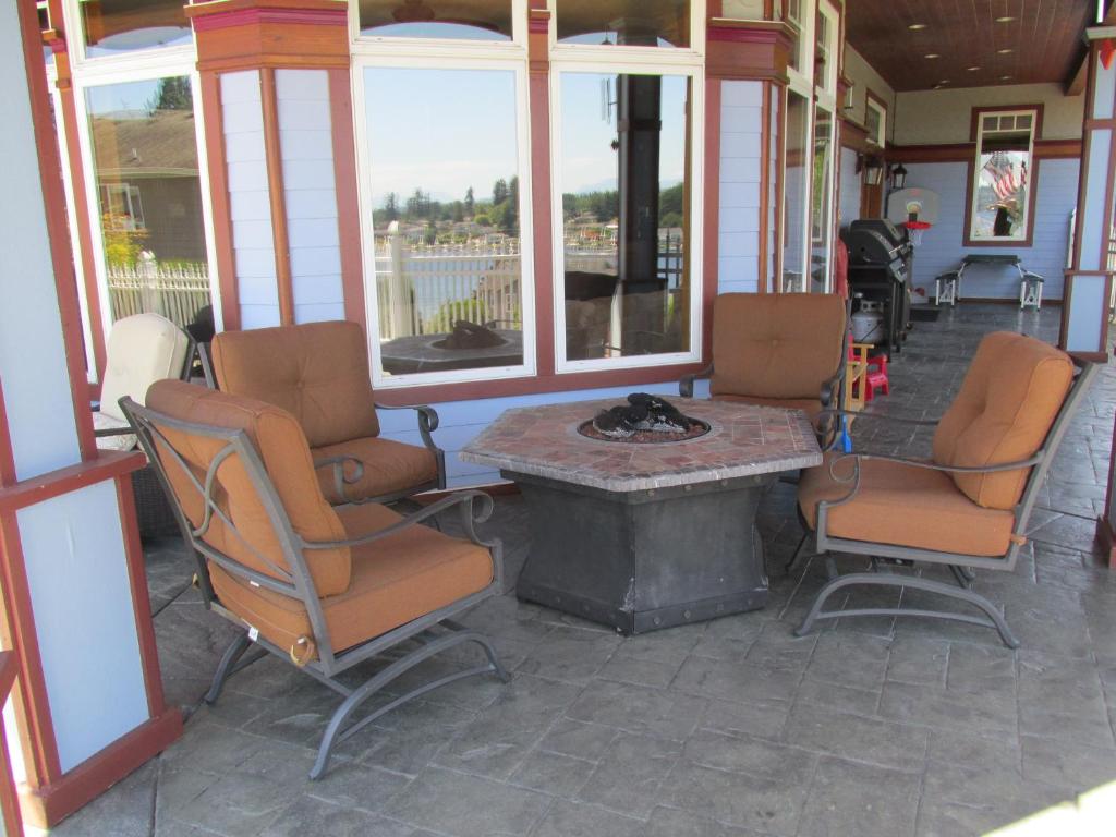 Mansion Inn Lake Stevens photo
