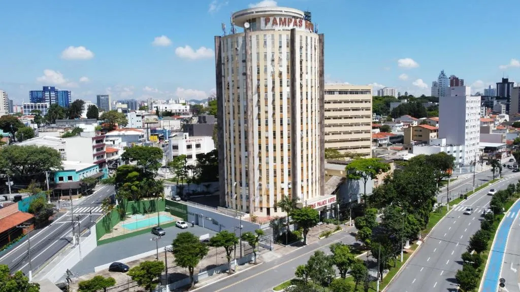 Pampas Palace Hotel，位于圣贝尔纳多-杜坎普的酒店