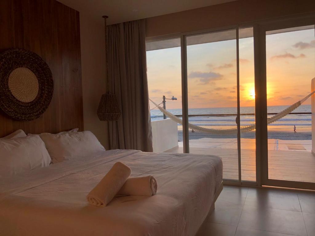 Deluxe Double Room with Balcony and Sea View