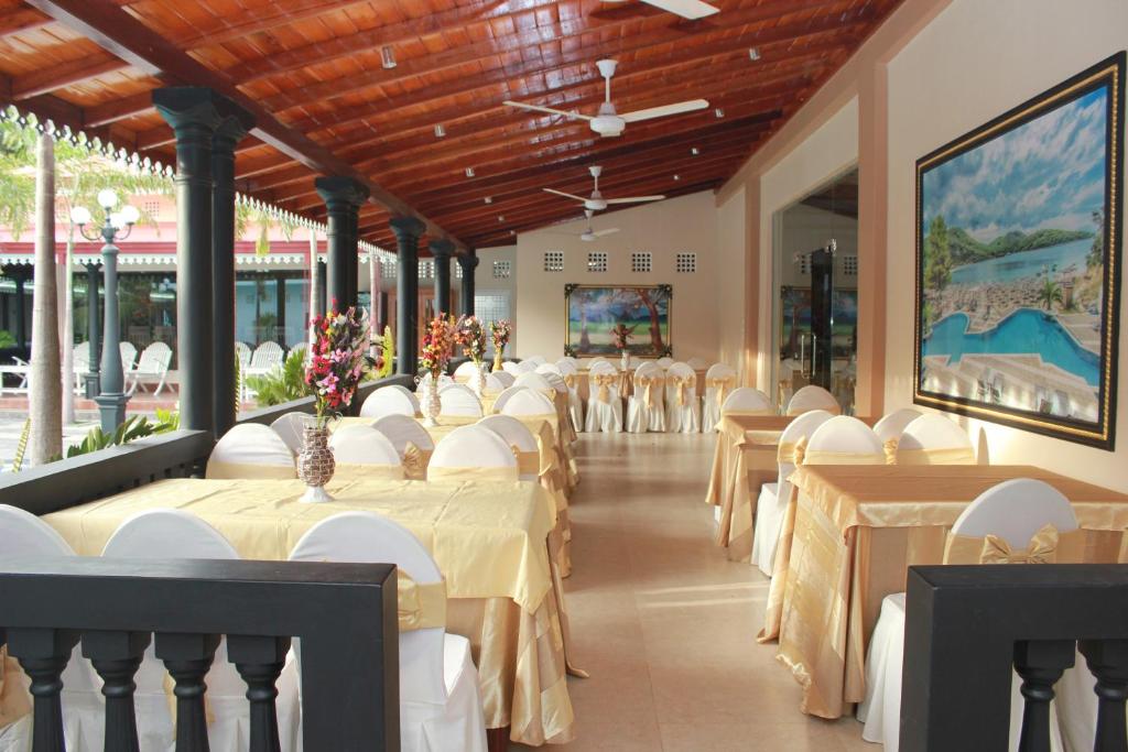 Banquet hall