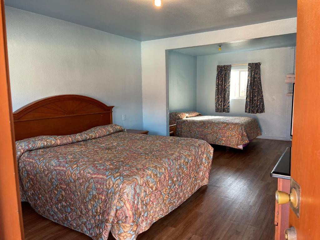 Full Moon Inn photo