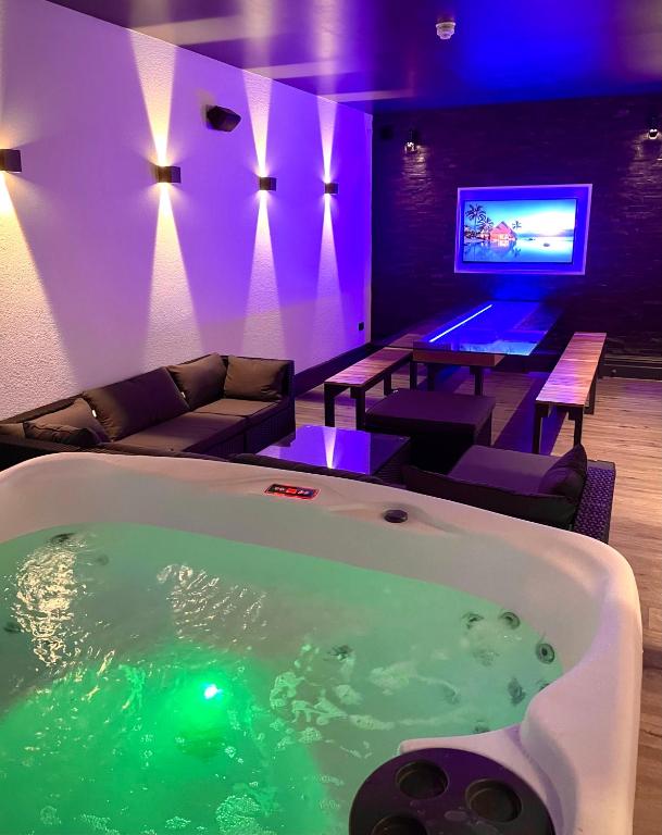 Salt-Rock, Blackpool