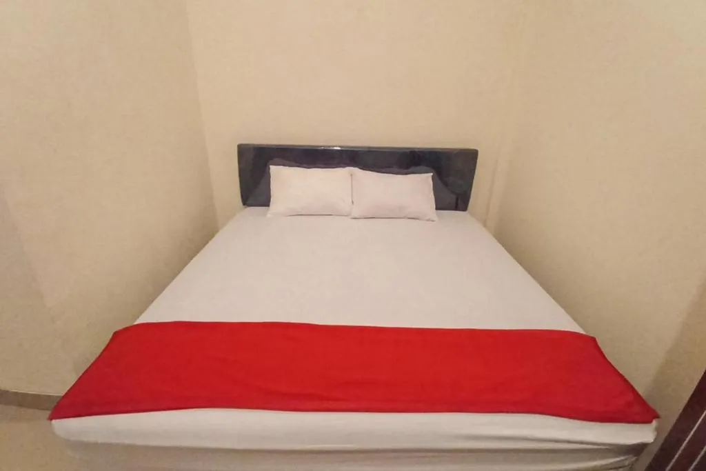 RedDoorz Syariah near Sentani City Square, hotel v destinaci Weversdorp