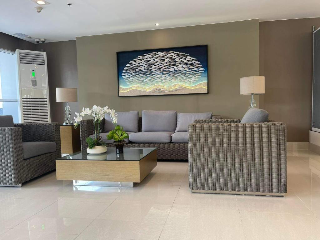 Sea Residences MOA Arena, SMX 1BR free wifi & Netflix photo