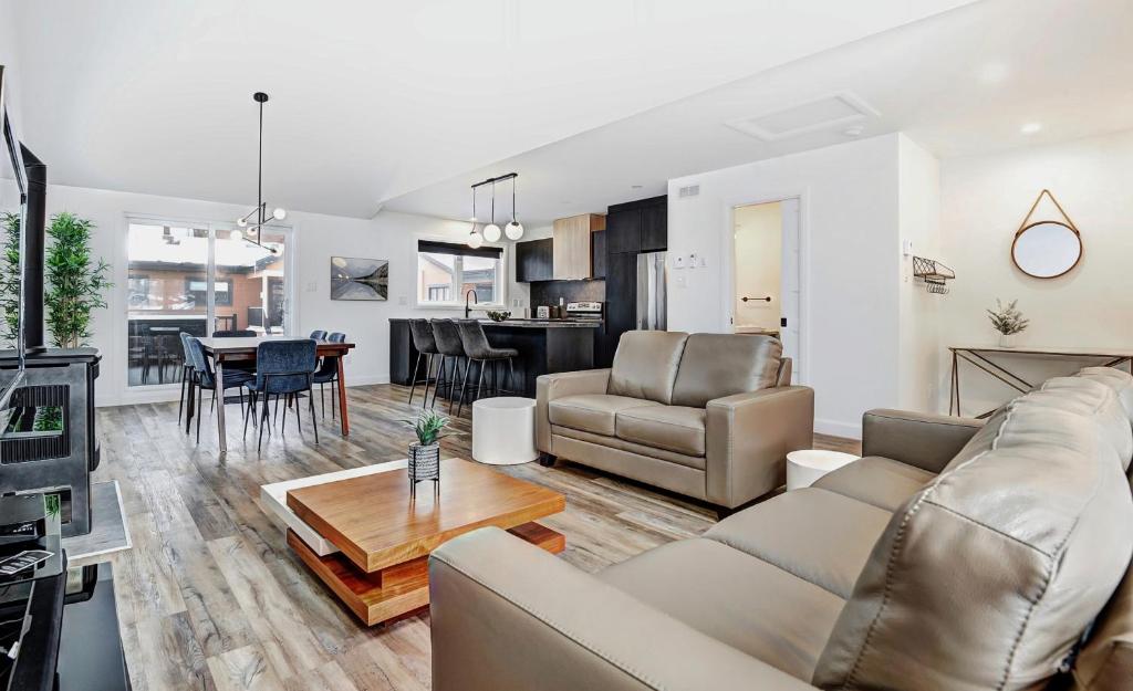 98 Chemin des Ruisselets, Stoneham