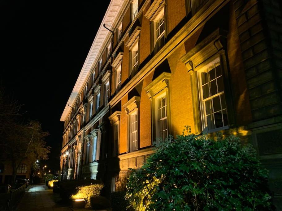 Betty's Minster View - 6 Twins or 3 Superkings -Central with Free Parking, York