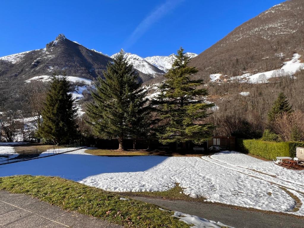 T2 ensoleillé. Terrasse, jardin commun, vue, parking. - 5