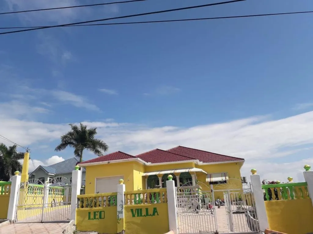 LEO VILLA, hotel a Wallen