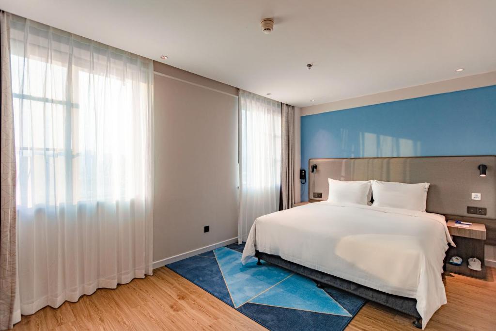 Holiday Inn Express Shantou City Center photo