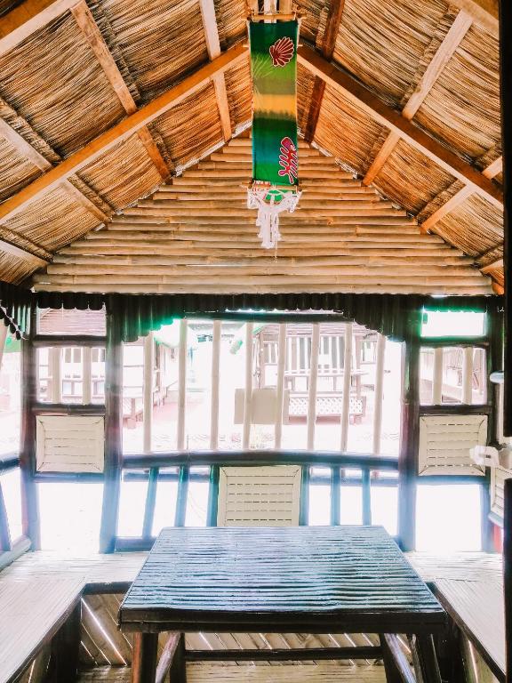 LaZerena Lodge — Hotel in Subic (Zambales)