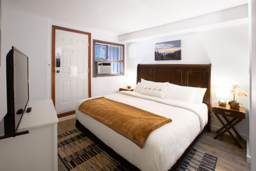 Attractive Townhouse in Whistler Village with Hot Tub — Hotel in Whistler (BC)