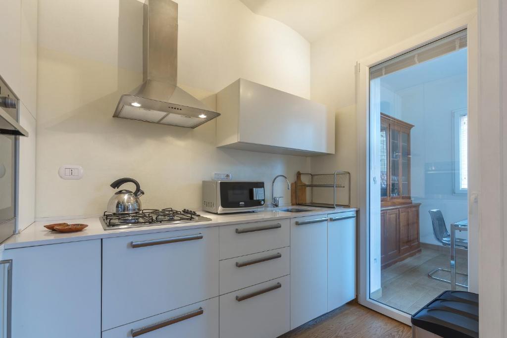 GuestHost - Bologna Saragozza District Apartment - 4