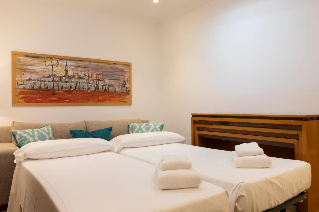 Hotel Don Curro — Hotel rooms in Malaga, Andalusia