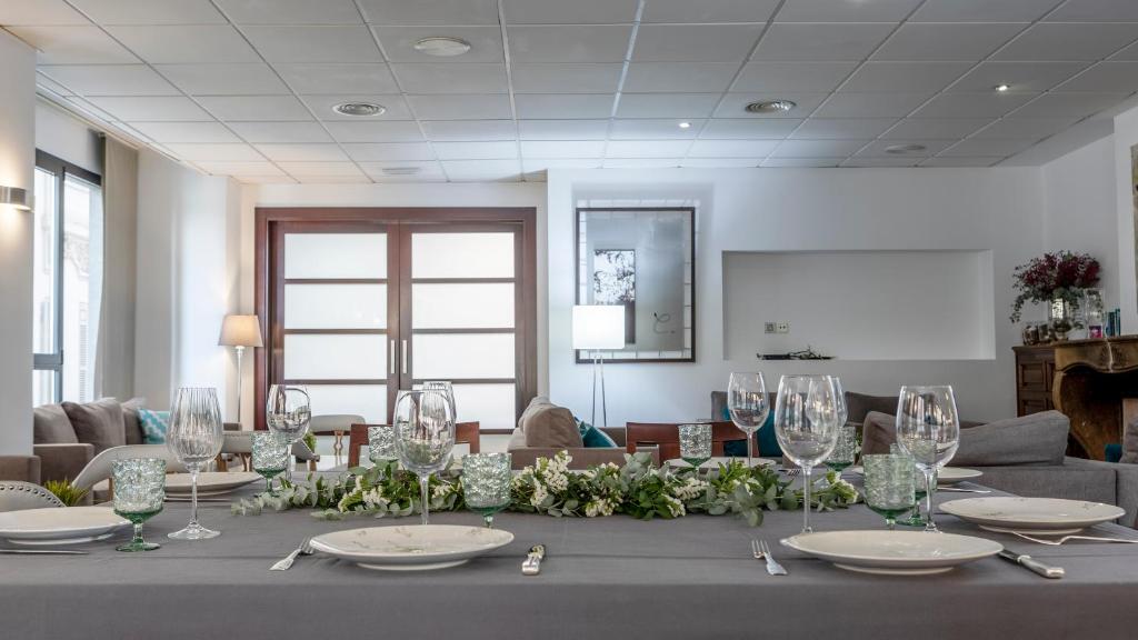 Hotel Don Curro — Restaurant & bars in Malaga, Andalusia